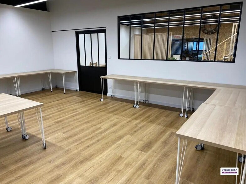 Local d’activités dans Plescop à louer - Photo intérieure – Image 3 sur 11