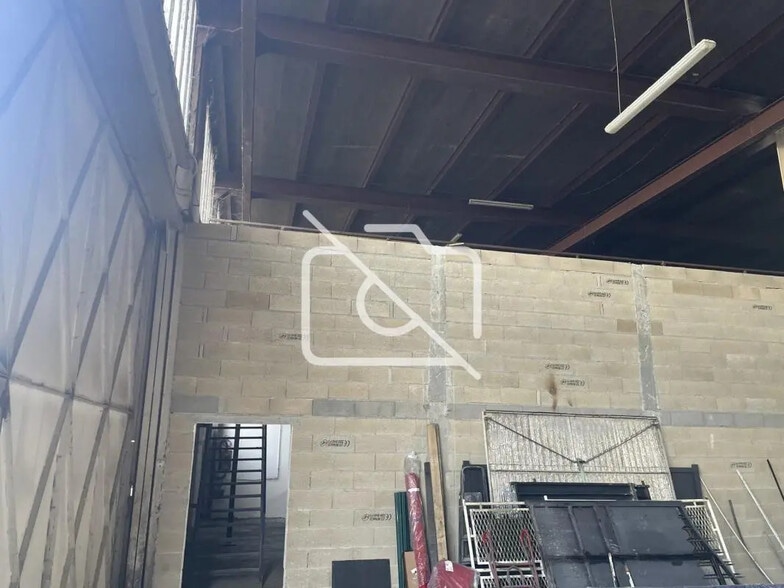 Local d’activités dans Bobigny à louer - Photo intérieure – Image 3 sur 13