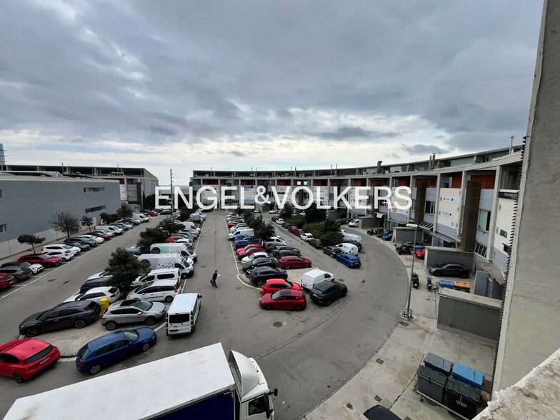 Industriel/Logistique dans Badalona, Barcelona à vendre - Photo de l’immeuble – Image 2 sur 2