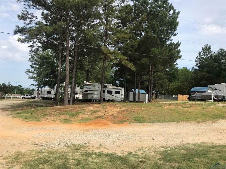 1609 N Main St, Gladewater, TX à vendre - Photo de l’immeuble – Image 2 sur 17