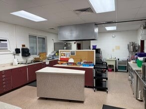 2635 Cleveland Ave, Fort Myers, FL à louer Photo intérieure– Image 2 sur 8
