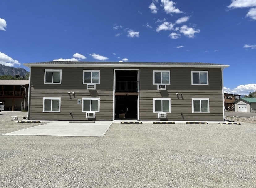 305 Spring Street, Gardiner, MT à vendre Photo principale– Image 1 sur 16