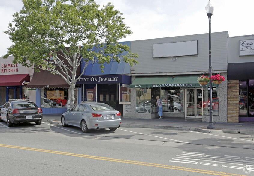 Downtown San Carlos Retail Strip portefeuille de 3 biens à vendre sur LoopNet.fr - Photo de l’immeuble – Image 2 sur 3