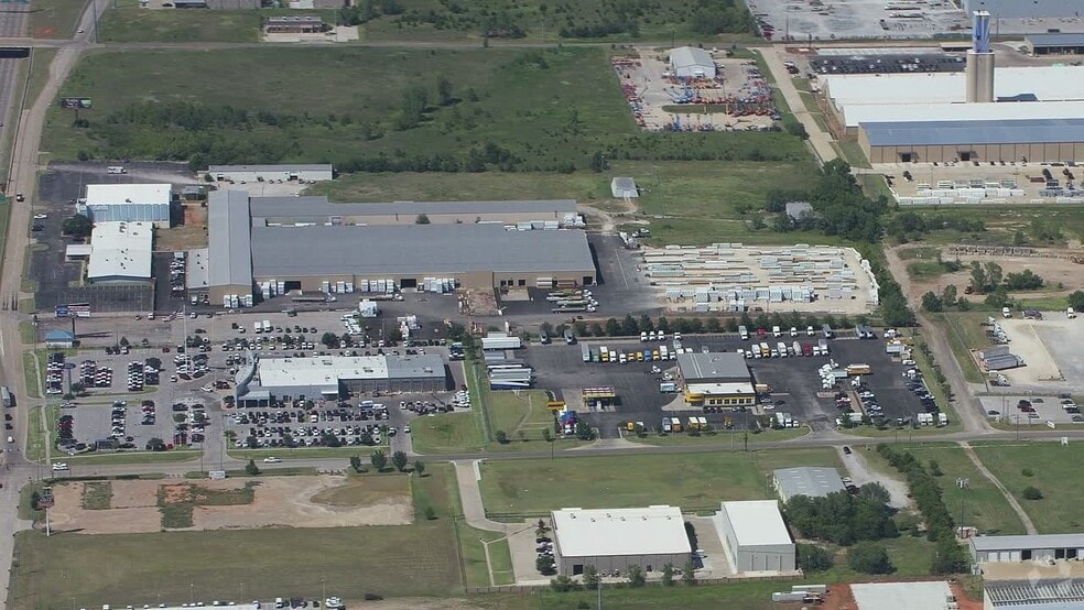 8600 S I-35 Service Rd, Oklahoma City, OK à vendre - Vidéo aérienne – Image 2 sur 20