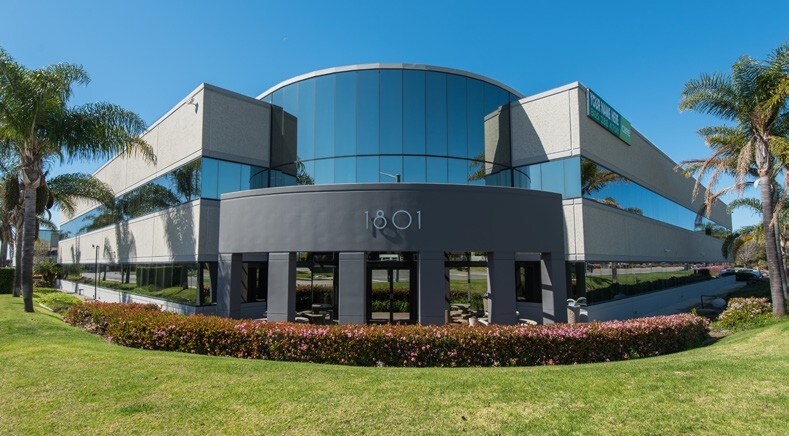 1801 Solar Dr, Oxnard, CA à louer Photo principale– Image 1 sur 4