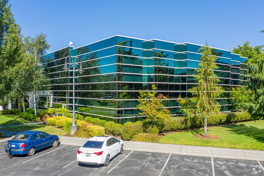 222 NE Park Plaza Dr, Vancouver, WA à louer - Photo de l’immeuble – Image 3 sur 11