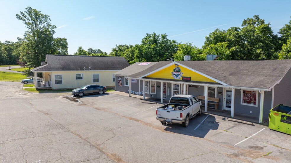 14160 Highway P, Gravois Mills, MO à vendre - Photo de l’immeuble – Image 1 sur 33