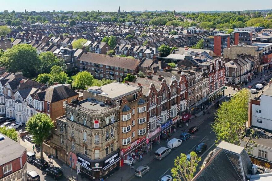 233-235 Kilburn High Rd, Londres à vendre - Photo de l’immeuble – Image 2 sur 5