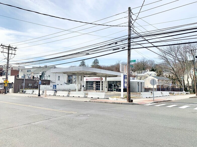 936 Hope St, Stamford, CT à vendre - Photo de l’immeuble – Image 2 sur 12