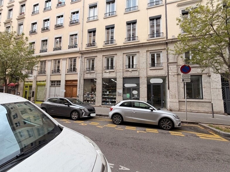 Local commercial dans Lyon 2eme Arrondissement à louer - Photo de l’immeuble – Image 1 sur 3
