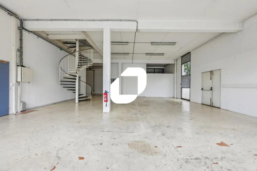 Bureau dans Lognes à louer - Photo de l’immeuble – Image 2 sur 14