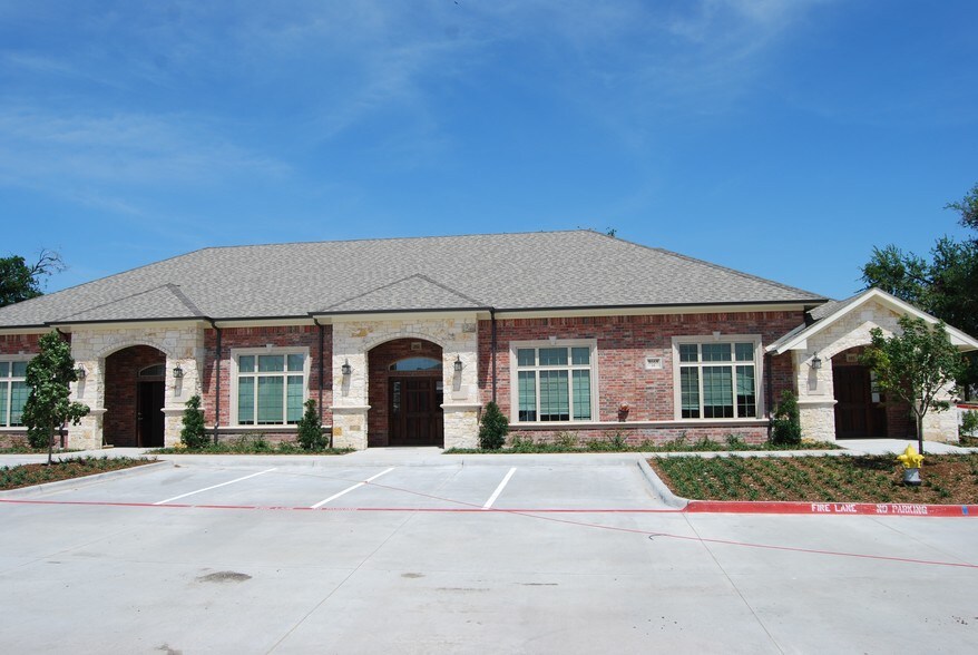 8668 John Hickman Pkwy, Frisco, TX à louer - Photo de l’immeuble – Image 2 sur 13