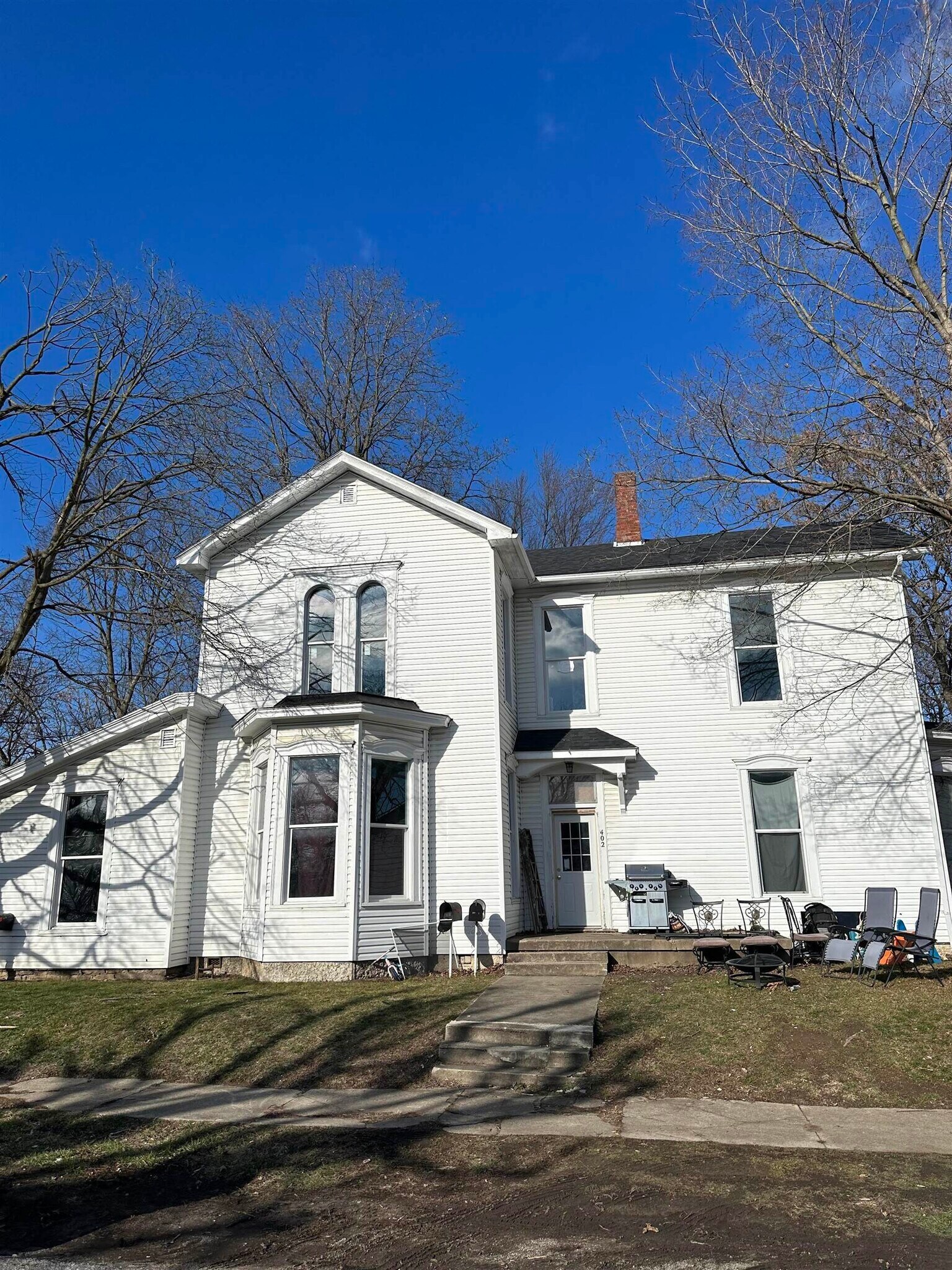 402 W 9th St, Connersville, IN à vendre Photo de l’immeuble– Image 1 sur 6