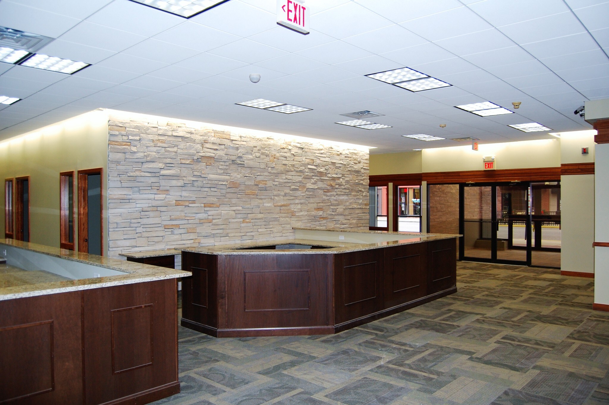 222 E Main St, Belleville, IL à louer Photo principale– Image 1 sur 19