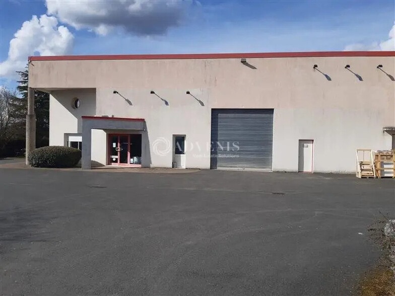 Local d'activités dans Pocé-sur-Cisse à vendre - Photo de l’immeuble – Image 1 sur 4