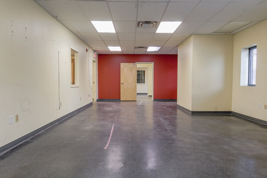 765 Warren Ave, Portland, ME à louer - Photo de l’immeuble – Image 3 sur 12