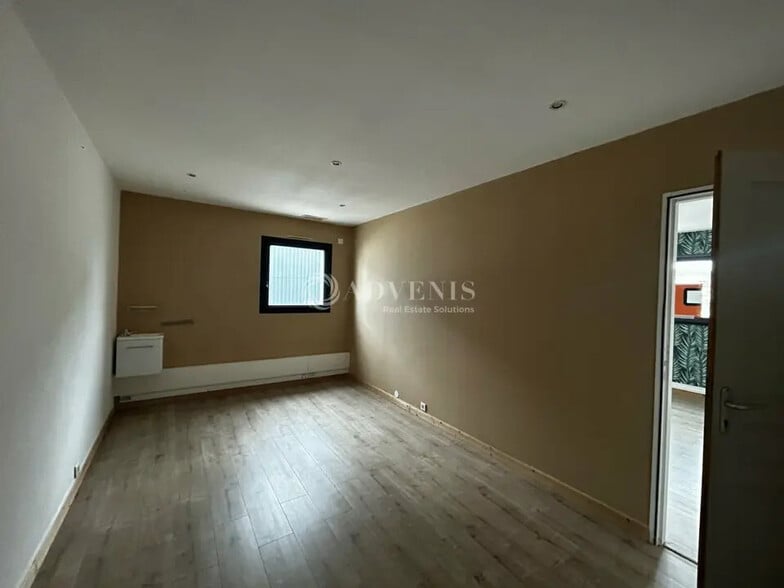 Bureau dans à vendre - Photo intérieure – Image 3 sur 10