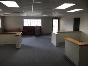 215 W Palm Ave, Burbank, CA à louer Photo intérieure– Image 2 sur 2