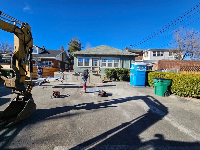 608 Lander St, Reno, NV à louer - Photo de l’immeuble – Image 3 sur 16