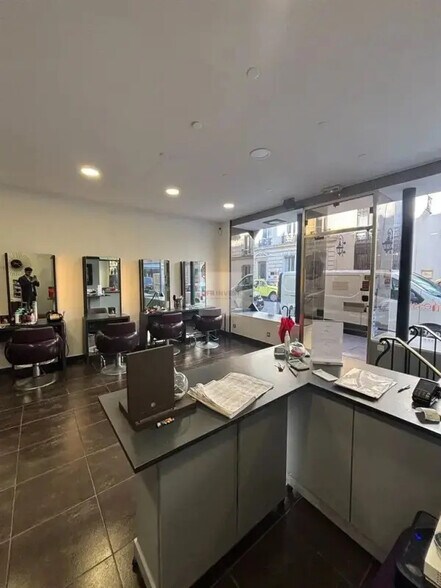 29 Rue De L'Arcade, Paris à louer - Photo de l’immeuble – Image 3 sur 9