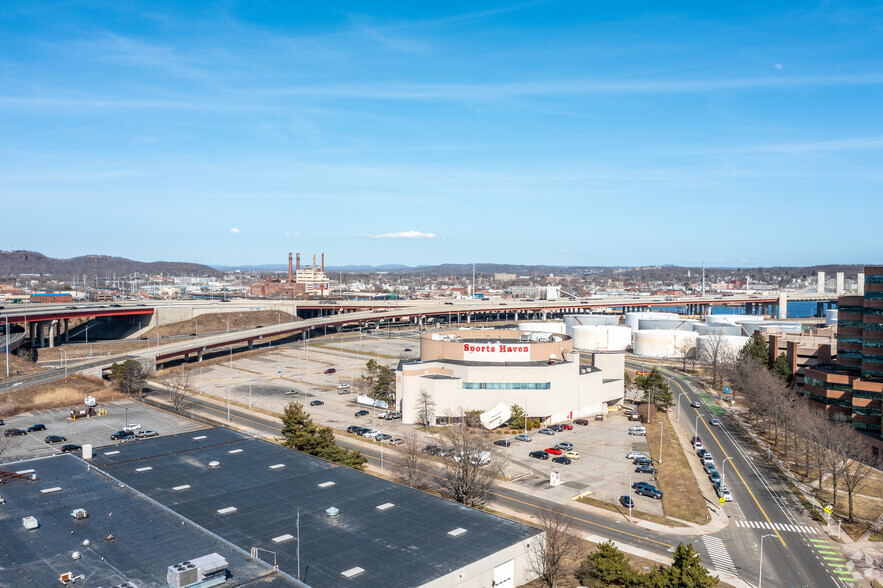 600 Long Wharf Dr, New Haven, CT à louer - Photo de l’immeuble – Image 1 sur 12