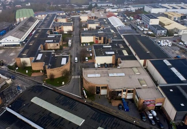 Plus de détails pour Rue Jacques Robert, Le Thillay - Bureau, Local d'activités à louer
