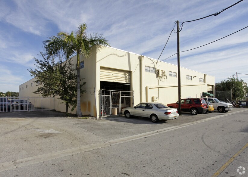 500 W 84th St, Hialeah, FL à vendre - Photo de l’immeuble – Image 3 sur 4