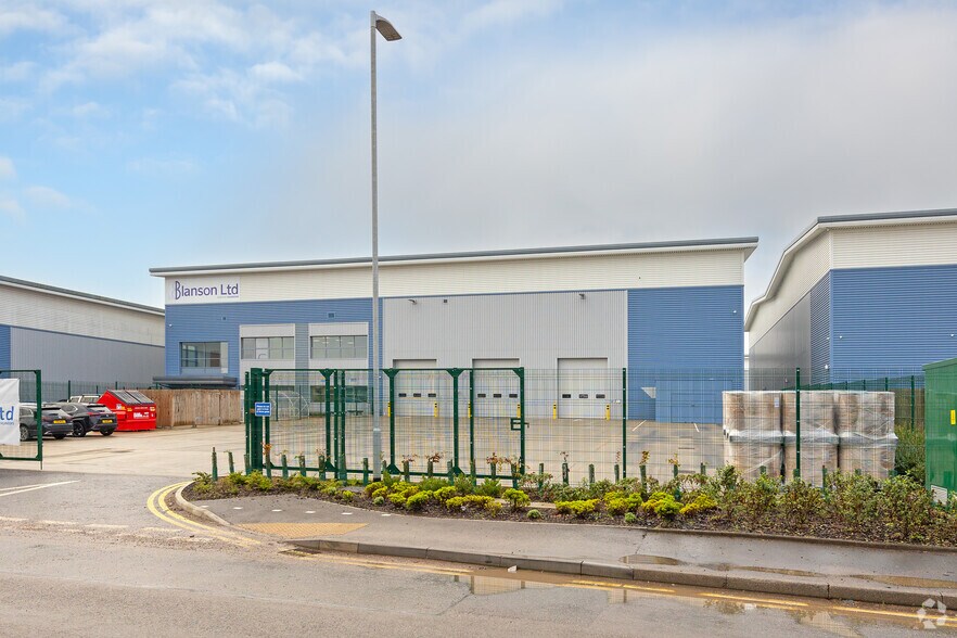 Sunningdale Rd, Leicester à louer - Photo de l’immeuble – Image 2 sur 3