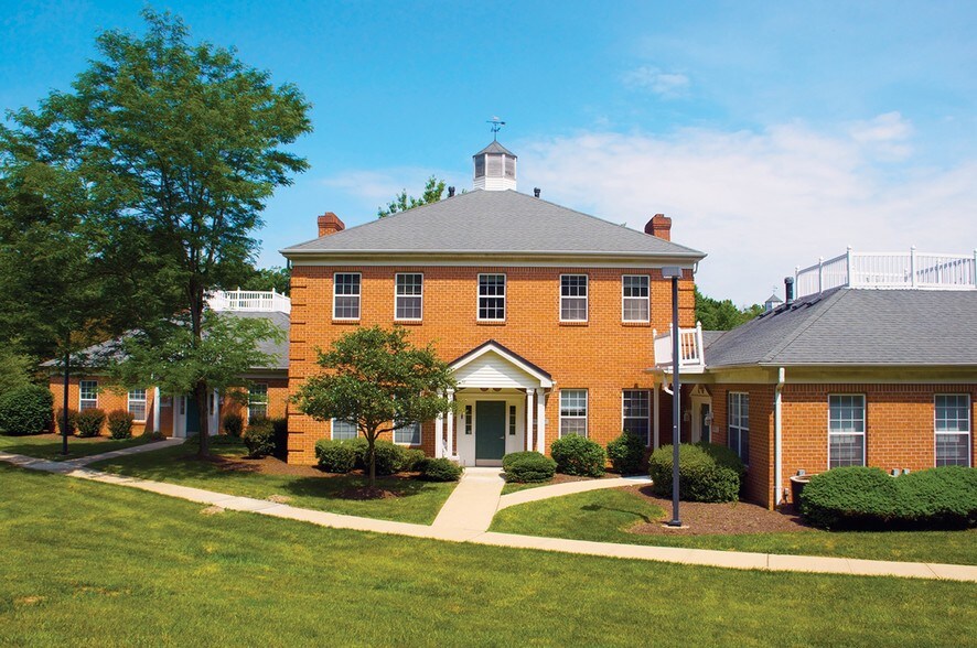 211 Commons Way, Princeton, NJ à louer - Photo de l’immeuble – Image 1 sur 12