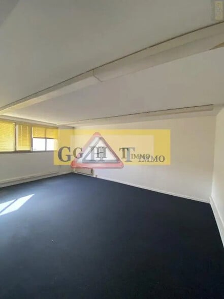 Bureau dans Saint-Maur-des-Fossés à louer - Photo intérieure – Image 2 sur 5