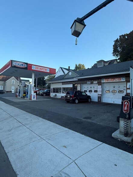 474 Ferry St, Everett, MA à vendre - Photo de l’immeuble – Image 2 sur 7