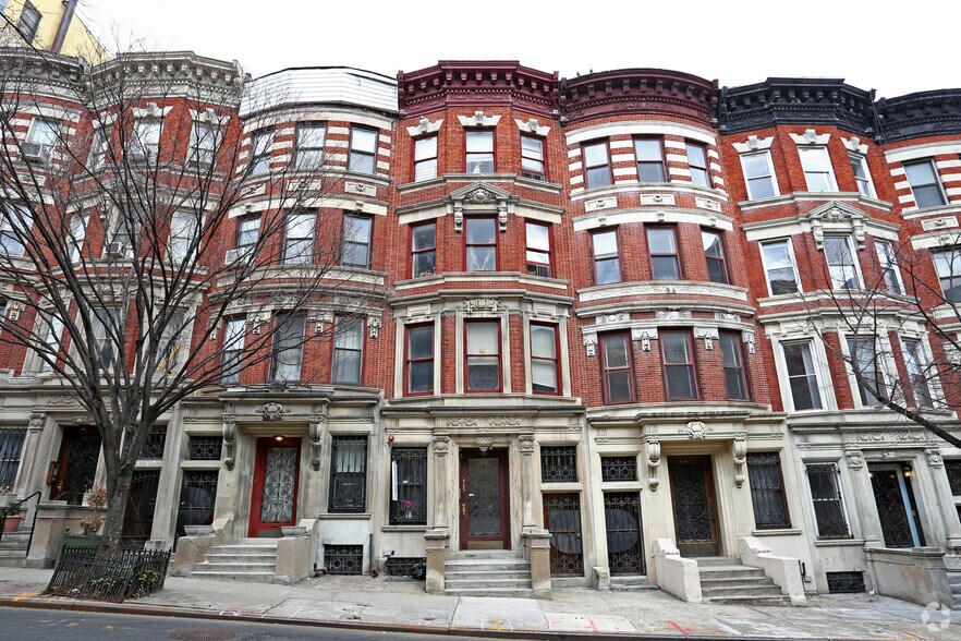 469 W 141st St, New York, NY à vendre - Photo de l’immeuble – Image 1 sur 9