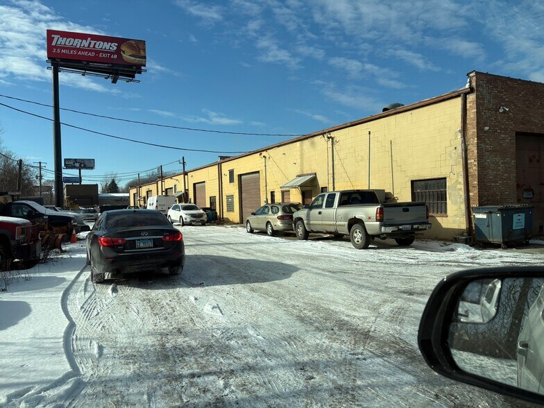 1301 W 171st St, East Hazel Crest, IL à louer - Photo de l’immeuble – Image 3 sur 5