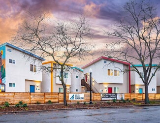 Plus de détails pour 3131 W St, Sacramento, CA - Logement à vendre