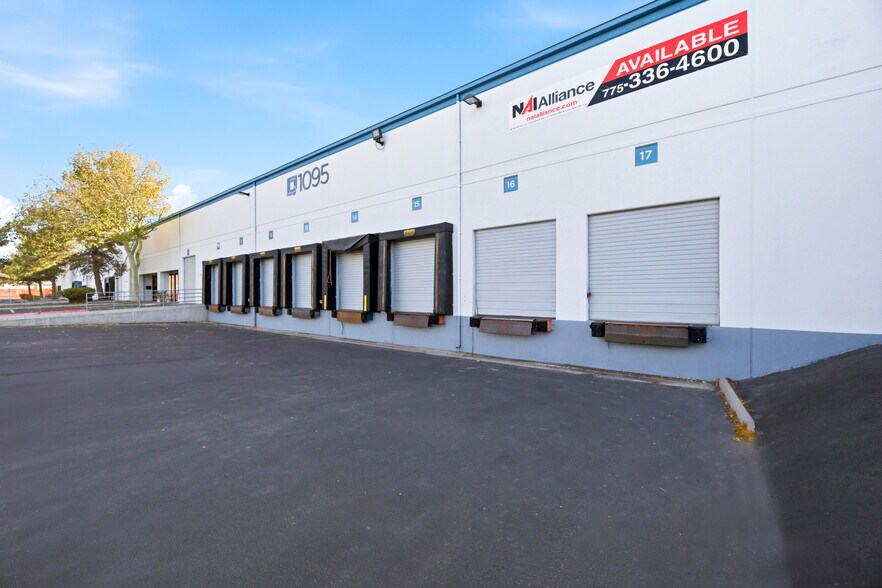 1095 Spice Islands Dr, Sparks, NV à louer - Photo de l’immeuble – Image 3 sur 14