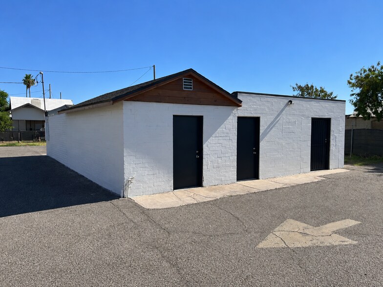 2538 E McDowell Rd, Phoenix, AZ à louer - Photo de l’immeuble – Image 2 sur 20