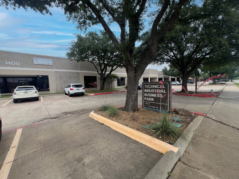 1400 S Sherman St, Richardson, TX à louer - Photo de l’immeuble – Image 3 sur 4