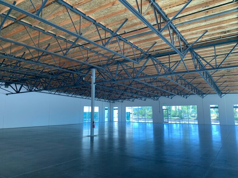 21870 Van Buren Blvd, Riverside, CA à vendre - Photo intérieure – Image 2 sur 9