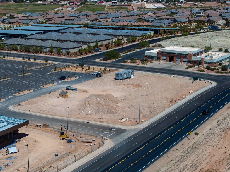 1096 Bluegrass way, St George, UT à louer - Photo de l’immeuble – Image 2 sur 4