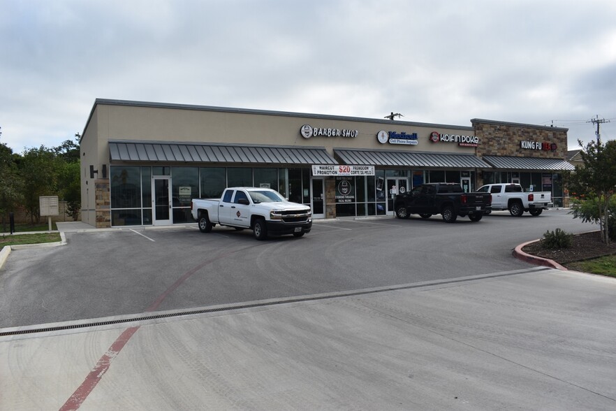 7211 Green Glen Dr, San Antonio, TX à louer - Photo de l’immeuble – Image 3 sur 5