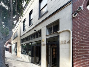536 Pacific Ave, San Francisco, CA à louer Photo de l’immeuble– Image 1 sur 6