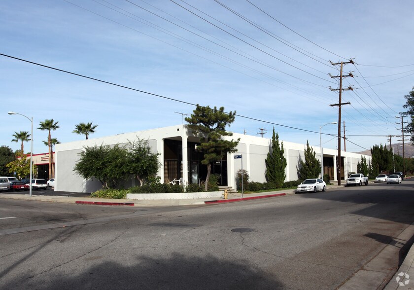 9401-9427 Lurline Ave, Chatsworth, CA à louer - Photo de l’immeuble – Image 1 sur 6