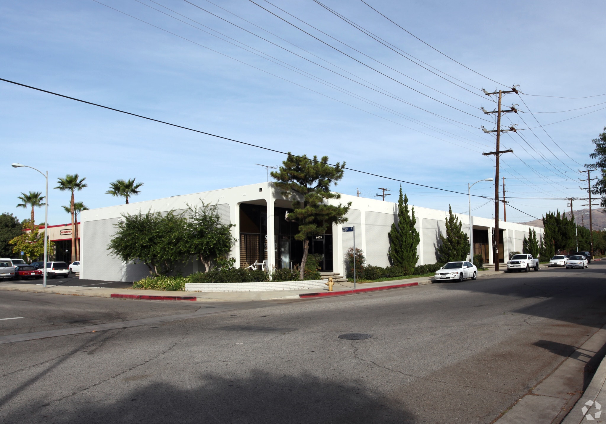 9401-9427 Lurline Ave, Chatsworth, CA à louer Photo principale– Image 1 sur 7