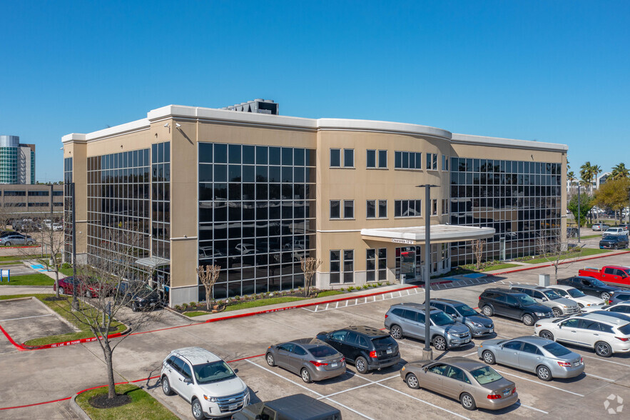 251 Medical Center Blvd, Webster, TX à louer - Photo principale – Image 1 sur 7