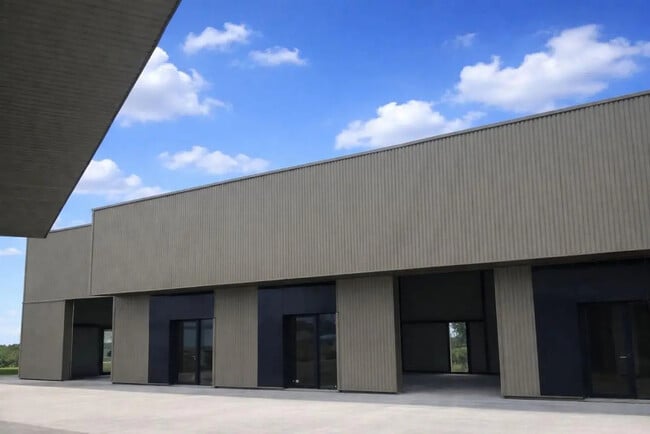 Plus de détails pour Local d'activités à louer