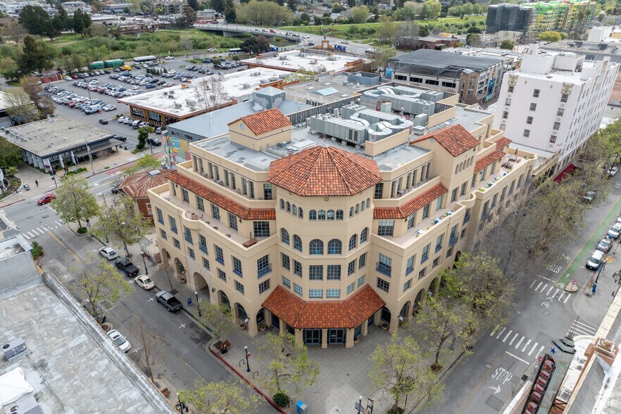 110 Cooper St, Santa Cruz, CA à vendre - Photo de l’immeuble – Image 2 sur 13