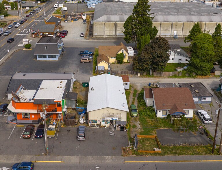 121 E Rio Vista Ave, Burlington, WA à louer - Photo de l’immeuble – Image 1 sur 3
