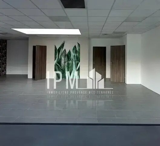 Local commercial dans Roquevaire à louer - Photo de l’immeuble – Image 1 sur 5
