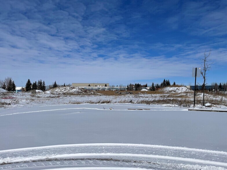 20 Boudreau Rd, St. Albert, AB à vendre - Photo de l’immeuble – Image 3 sur 4