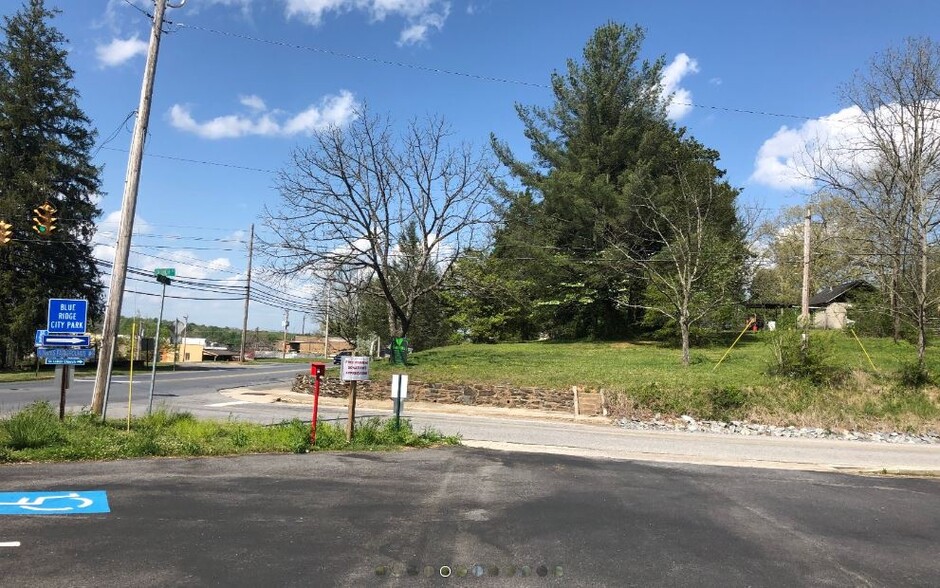 742 2nd, Blue Ridge, GA à vendre - Photo de l’immeuble – Image 2 sur 12